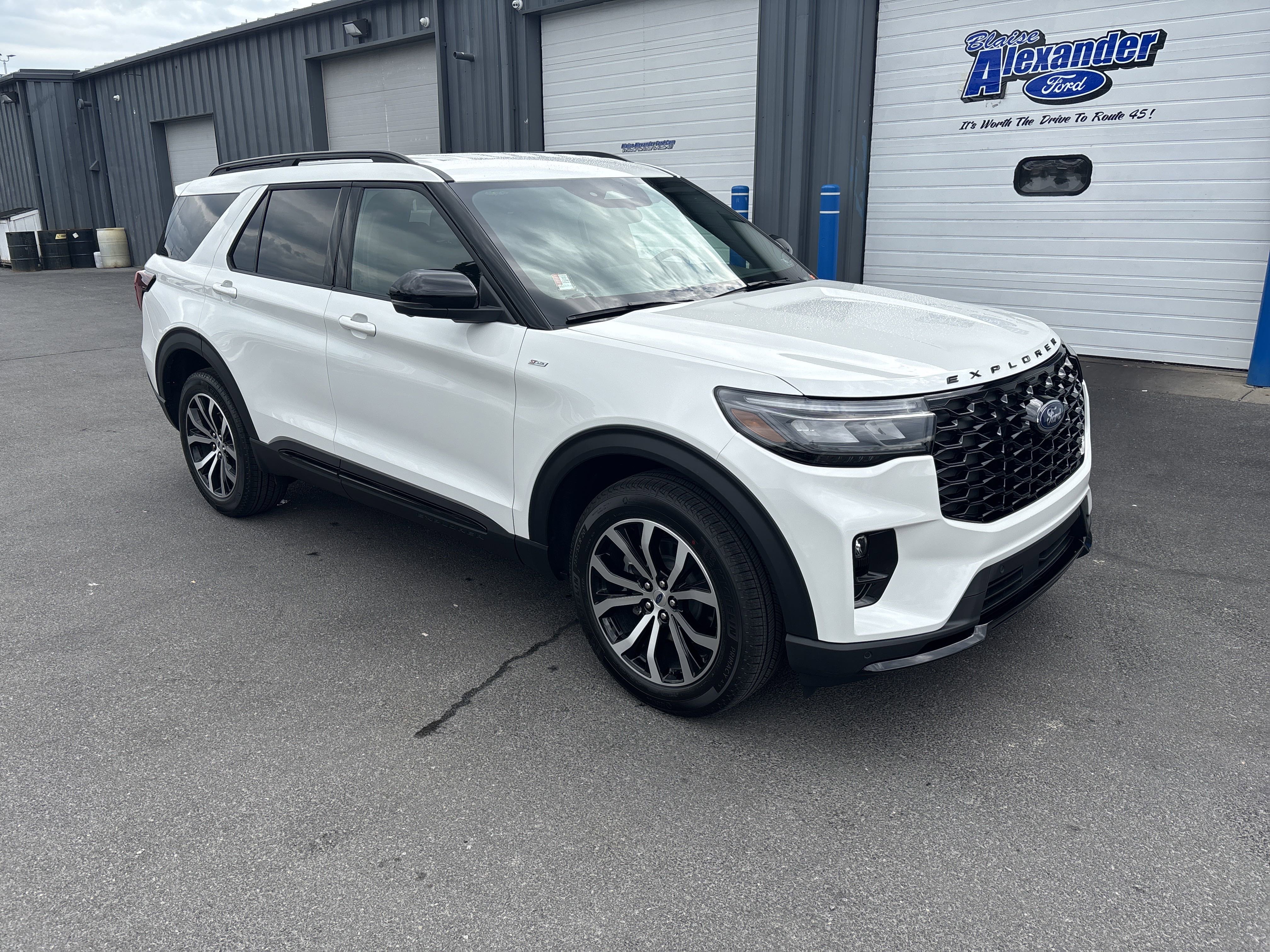 New 2025 Ford Explorer ST-Line