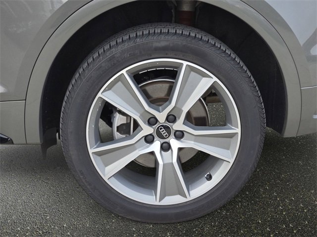 Certified 2025 Audi Q5 2.0T Premium w/ Convenience Plus Package image 37