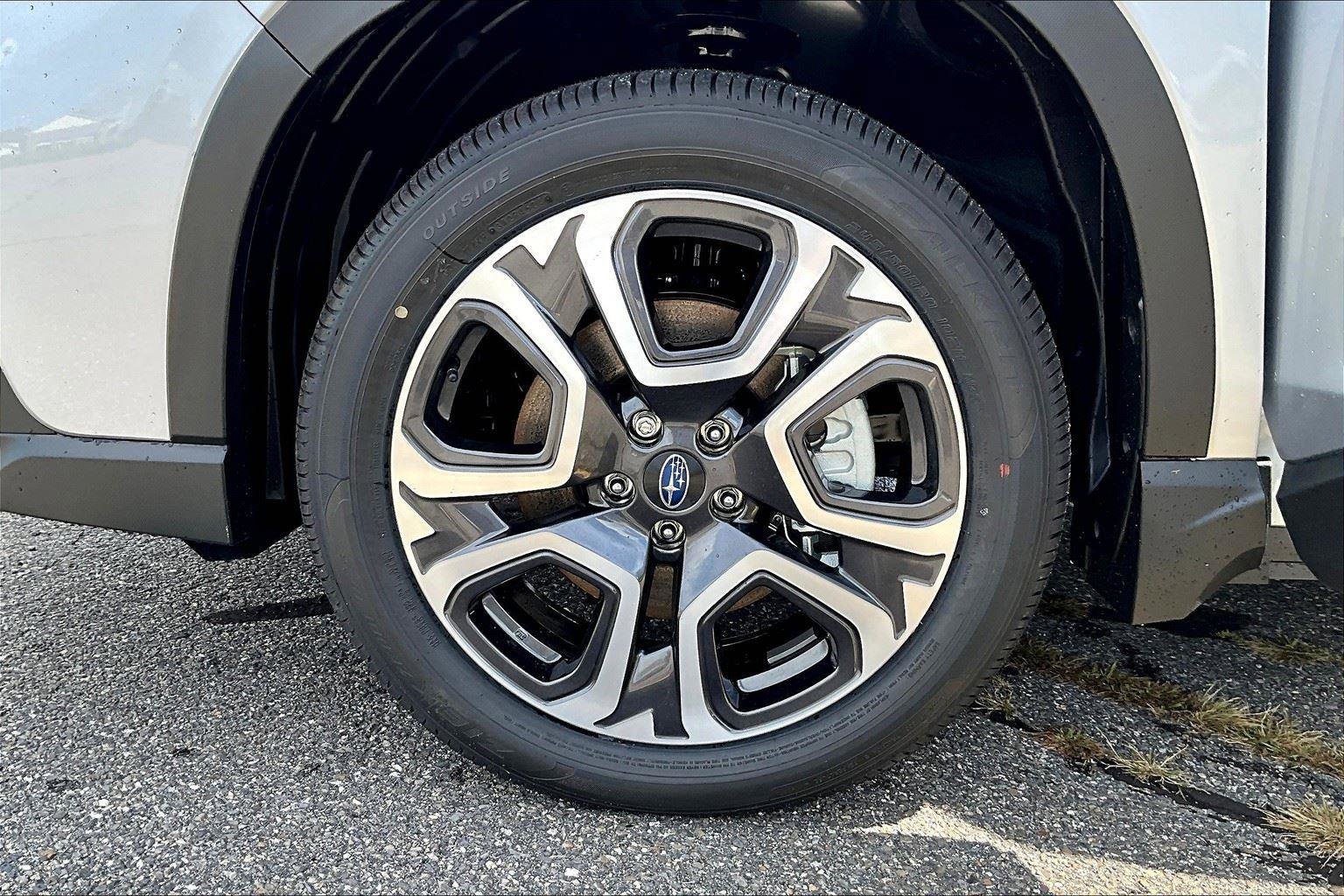 New 2025 Subaru Ascent Limited image 11