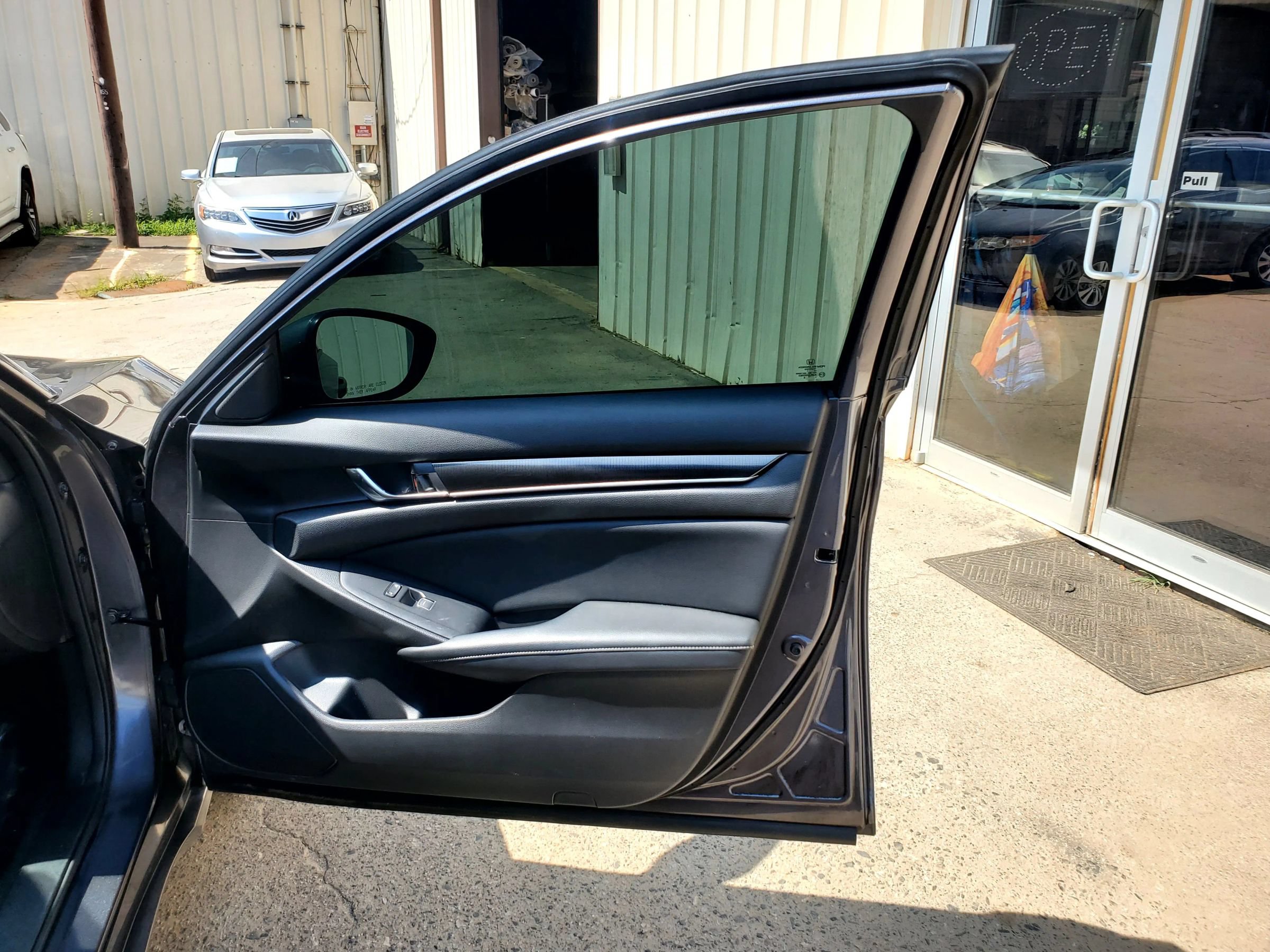 Used 2018 Honda Accord Sport image 24
