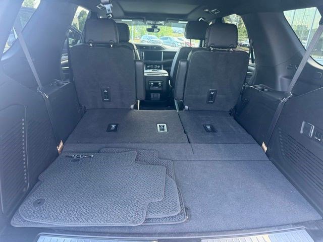 Used 2022 GMC Yukon Denali w/ Denali Premium Package AWD/4WD image 12