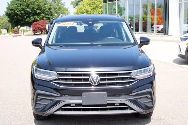 Used 2023 Volkswagen Tiguan SE AWD/4WD image 11
