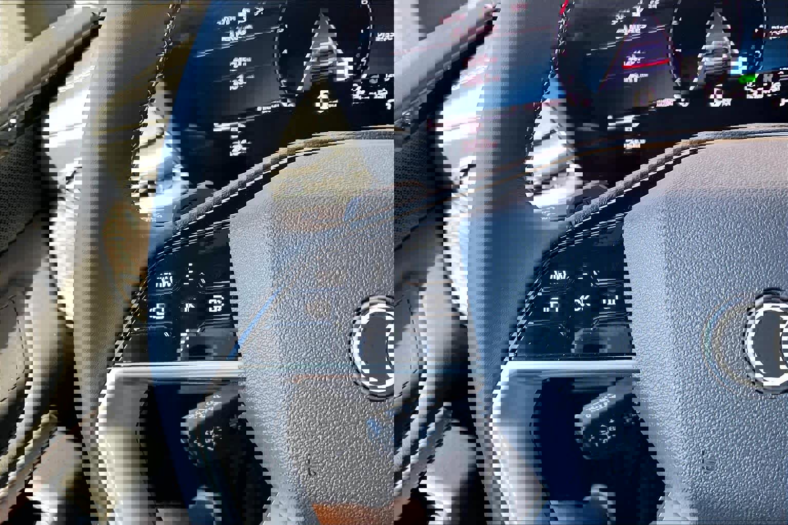 Used 2025 Audi Q5 Premium w/ Convenience Package image 23