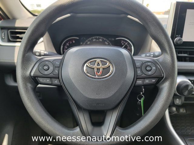 Used 2024 Toyota RAV4 LE AWD/4WD image 17