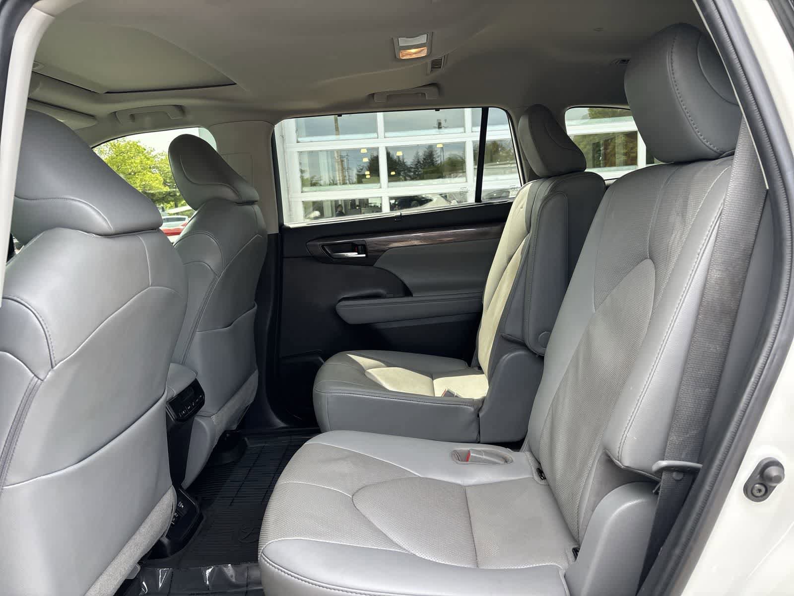 Used 2021 Toyota Highlander Limited AWD/4WD image 7