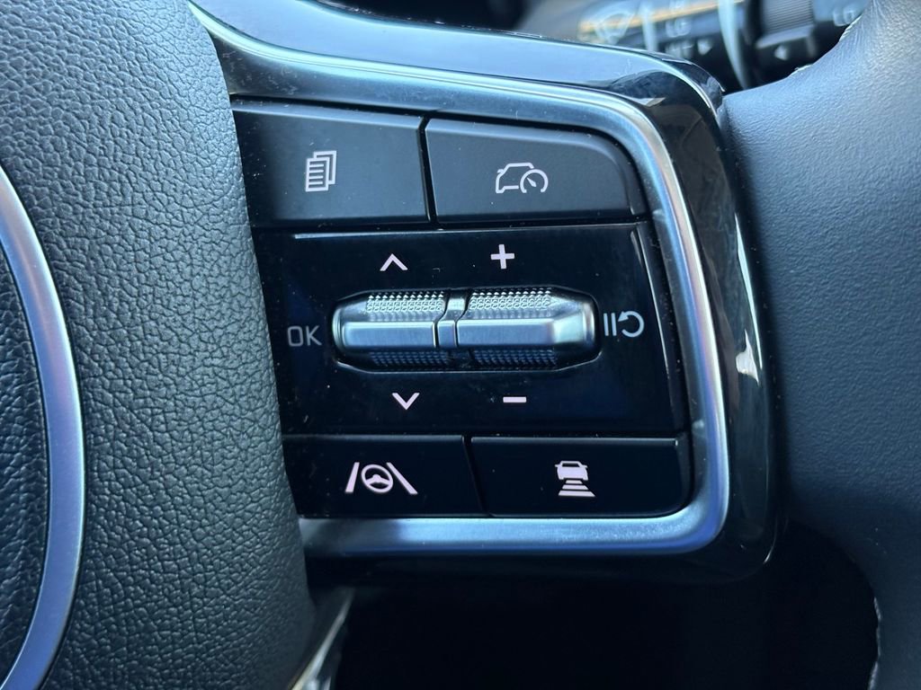 Certified 2024 Kia Sorento EX w/ Panoramic Sunroof Package FWD image 23