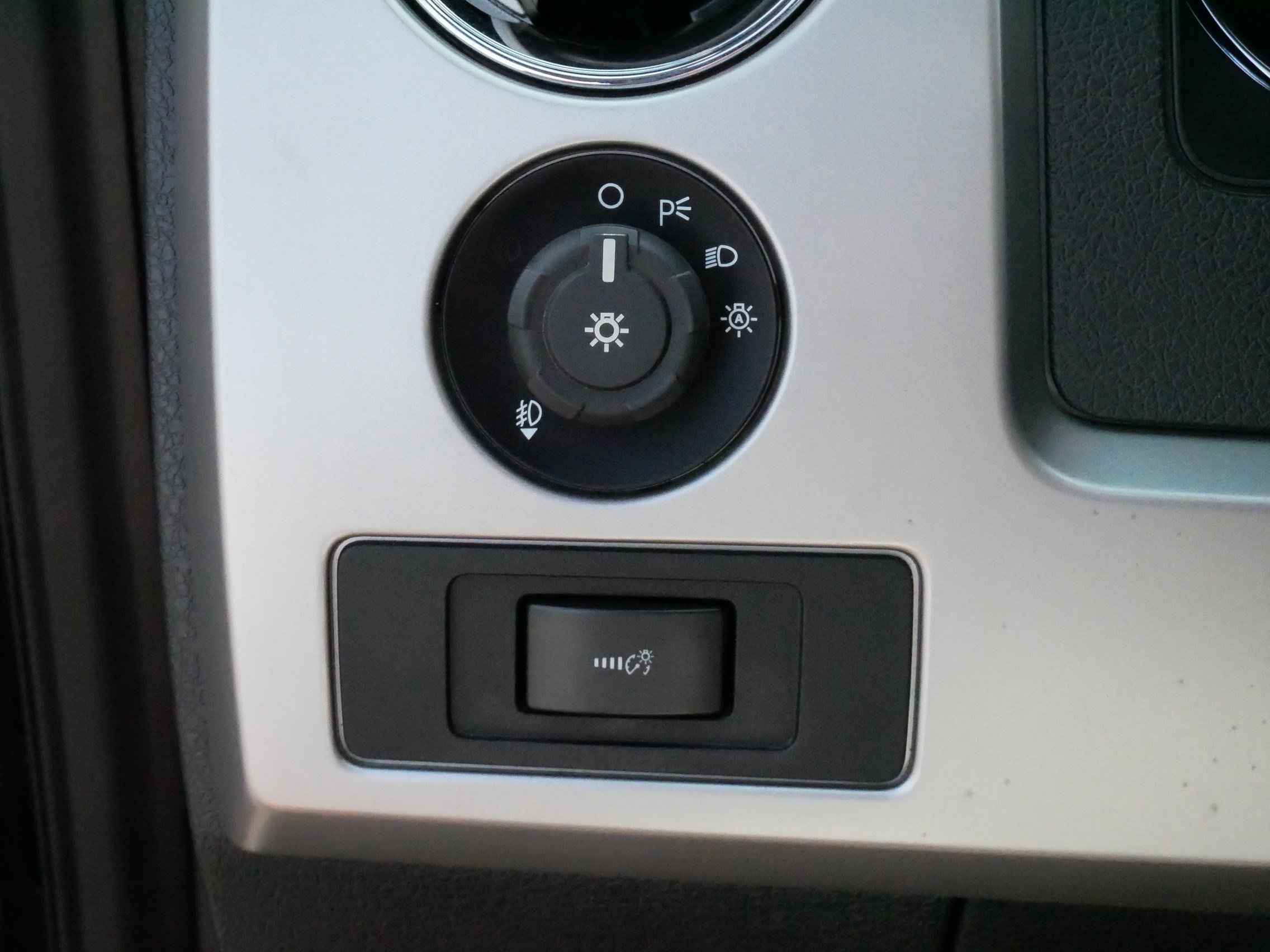 Used 2013 Ford F150 King Ranch w/ King Ranch Luxury Pkg AWD/4WD image 27