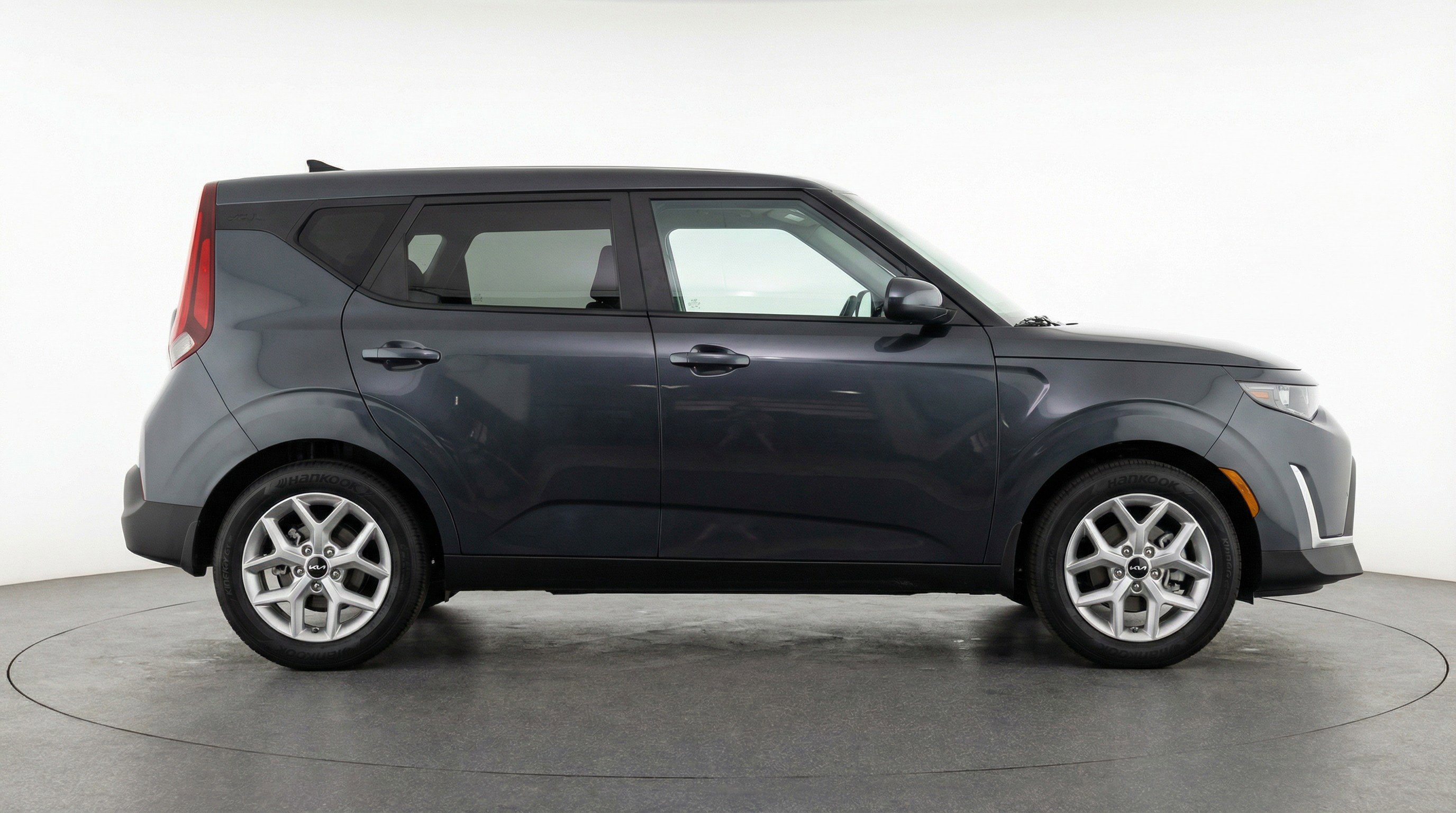 Used 2025 Kia Soul LX w/ LX Technology Package image 11
