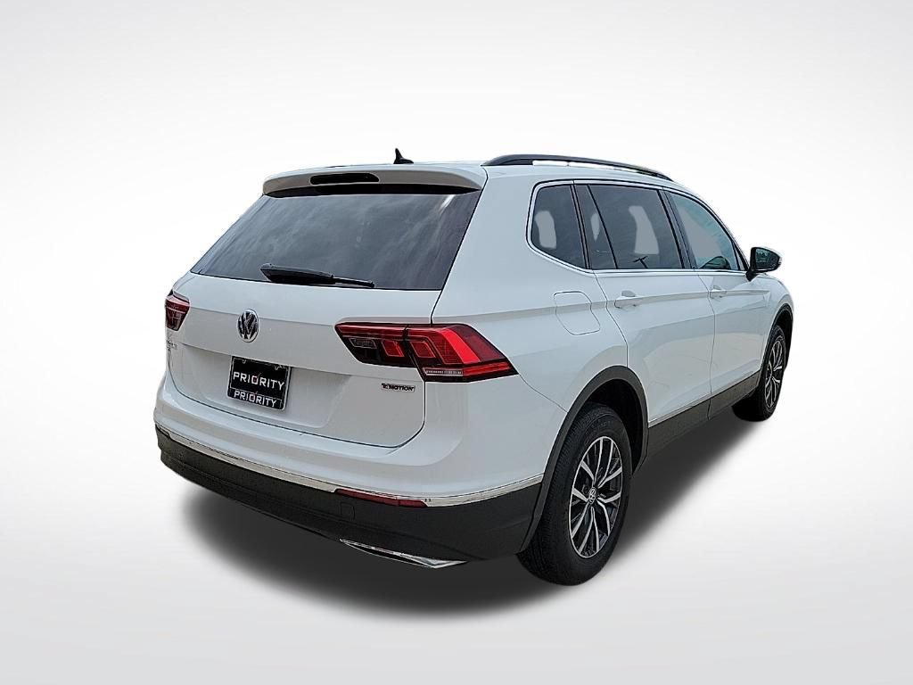 Used 2020 Volkswagen Tiguan SE w/ Panoramic Sunroof Package AWD/4WD image 4