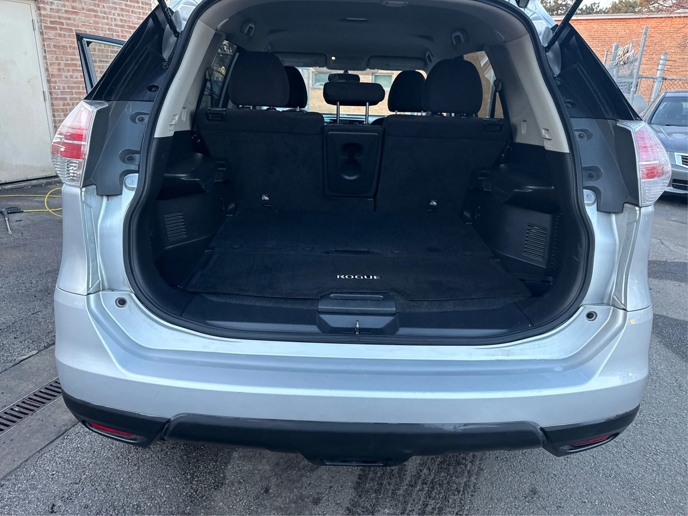 Used 2015 Nissan Rogue SV image 15