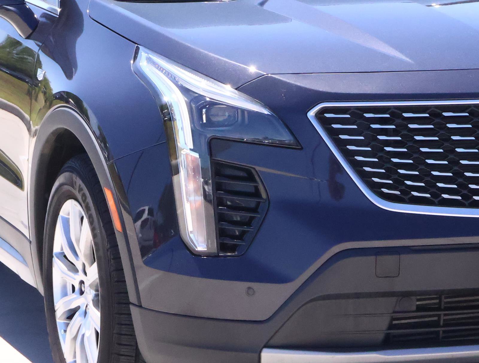 Used 2023 Cadillac XT4 Premium Luxury FWD image 9