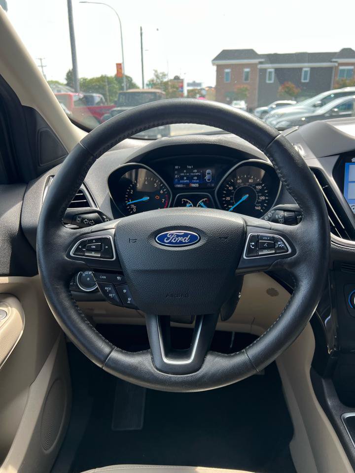 Used 2019 Ford Escape Titanium AWD/4WD image 21