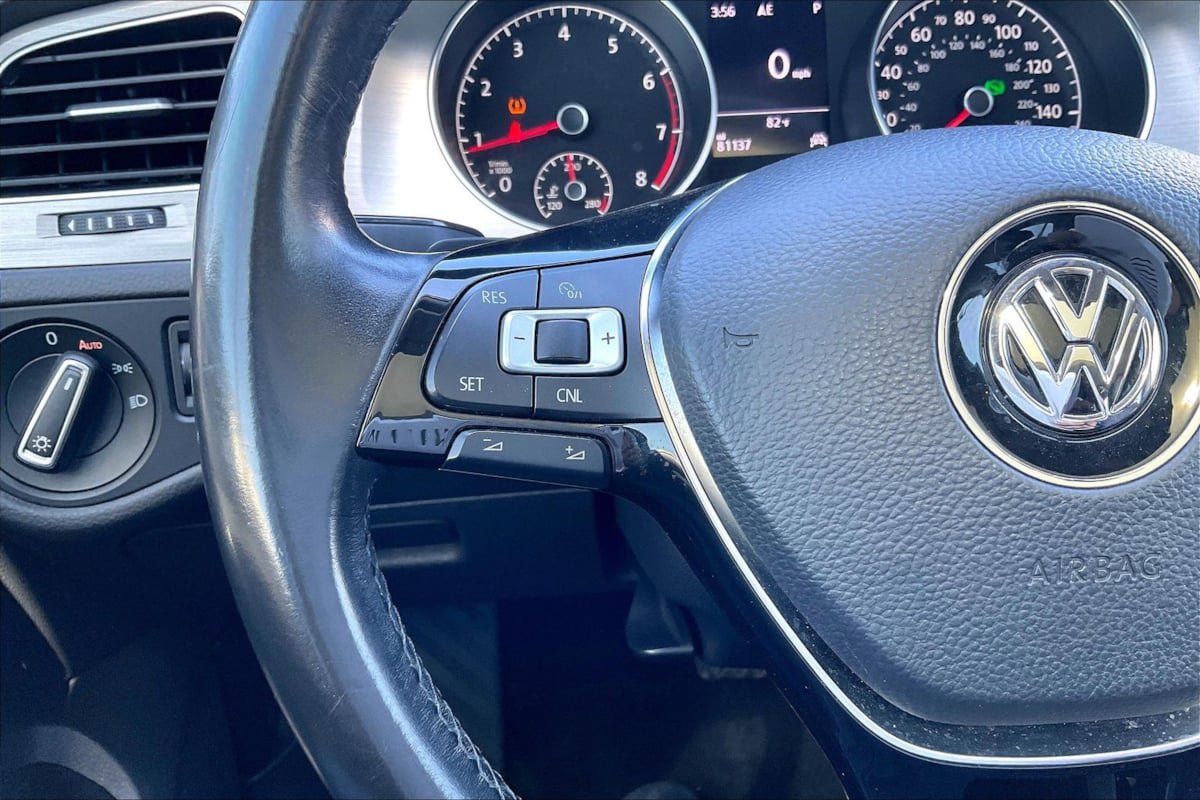 Used 2017 Volkswagen Golf SE FWD image 18
