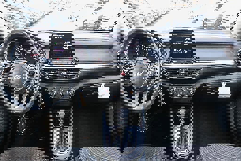 Used 2023 Kia Forte LXS w/ LXS Technology Package image 13