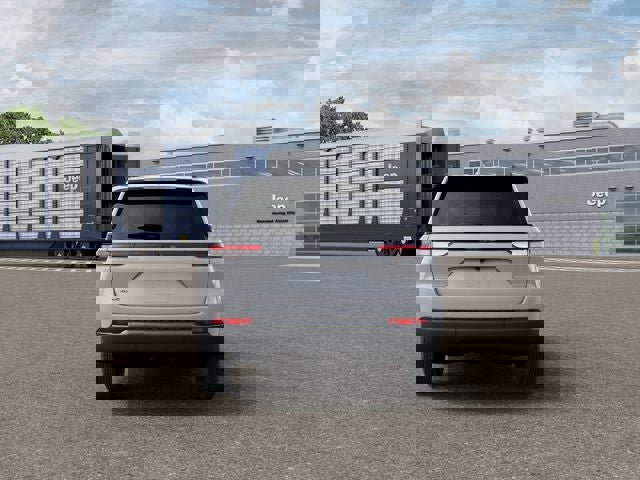 New 2026 Jeep Grand Cherokee Altitude image 7