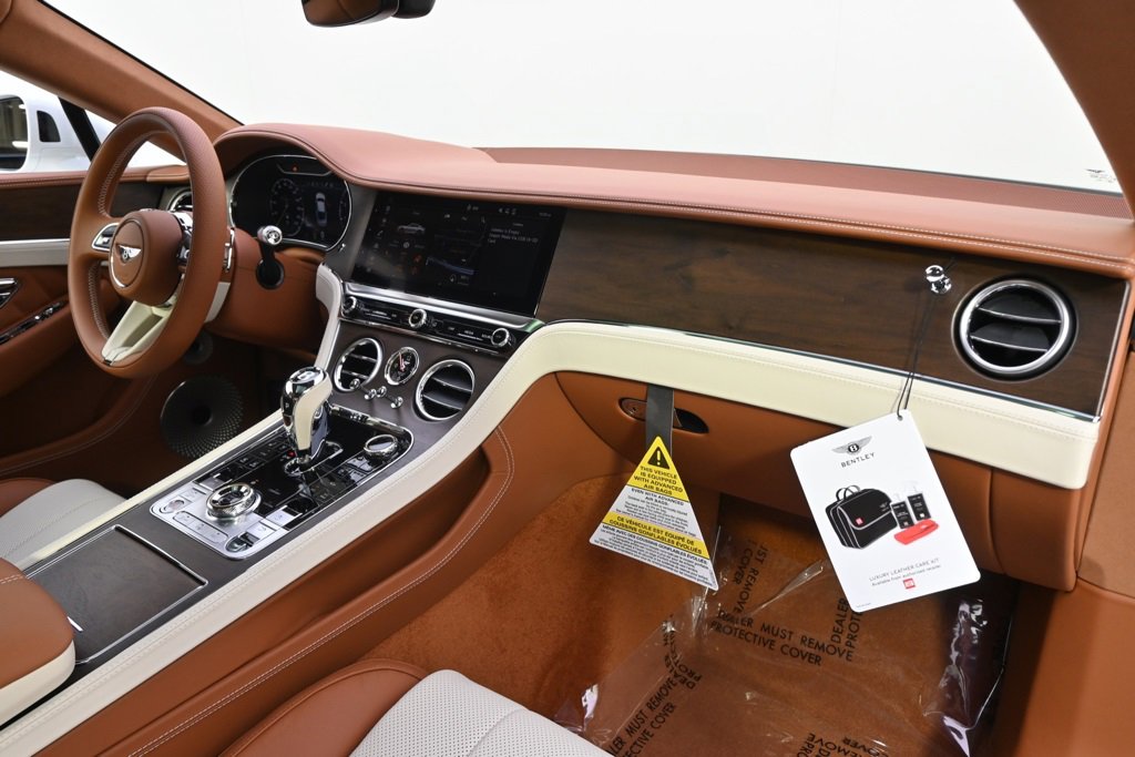 Used 2024 Bentley Continental GT image 15