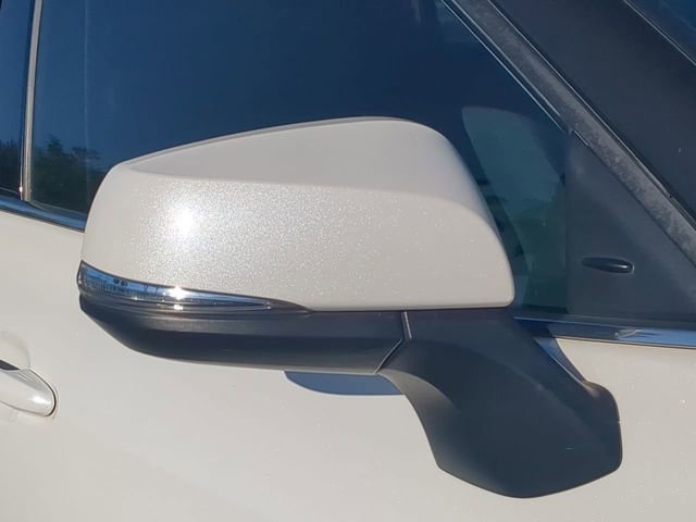 Used 2021 Toyota Highlander L image 12