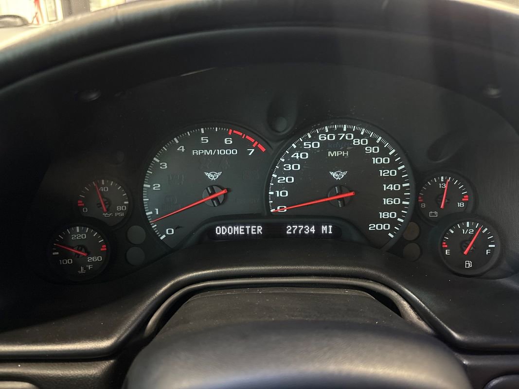 Used 2004 Chevrolet Corvette Coupe w/ Roof Package image 40