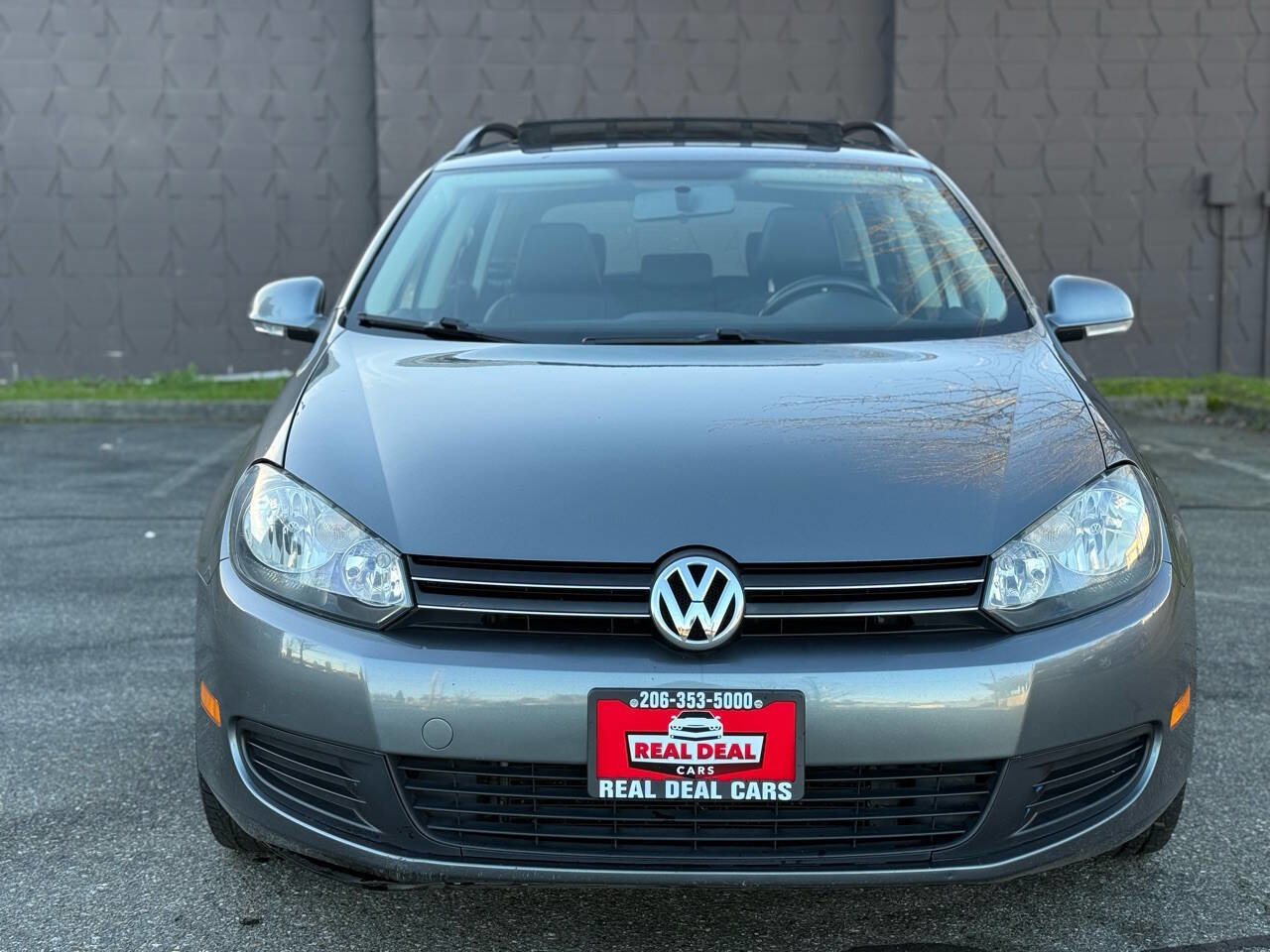Used 2010 Volkswagen Jetta TDI FWD image 2