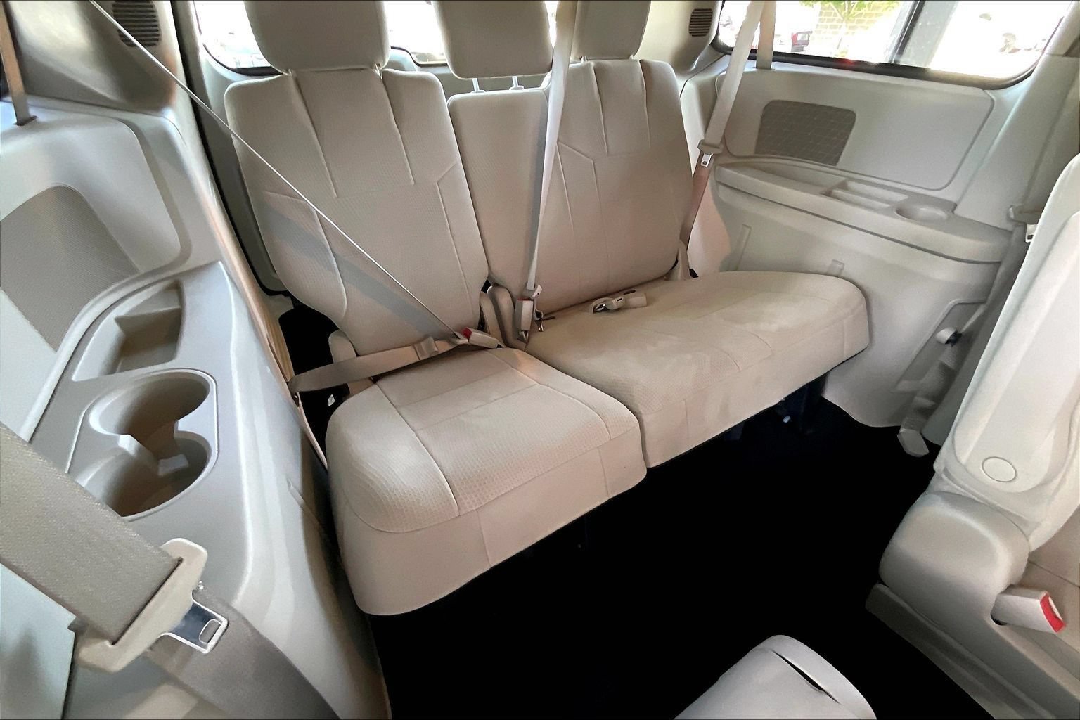Used 2011 Dodge Grand Caravan Express FWD image 21