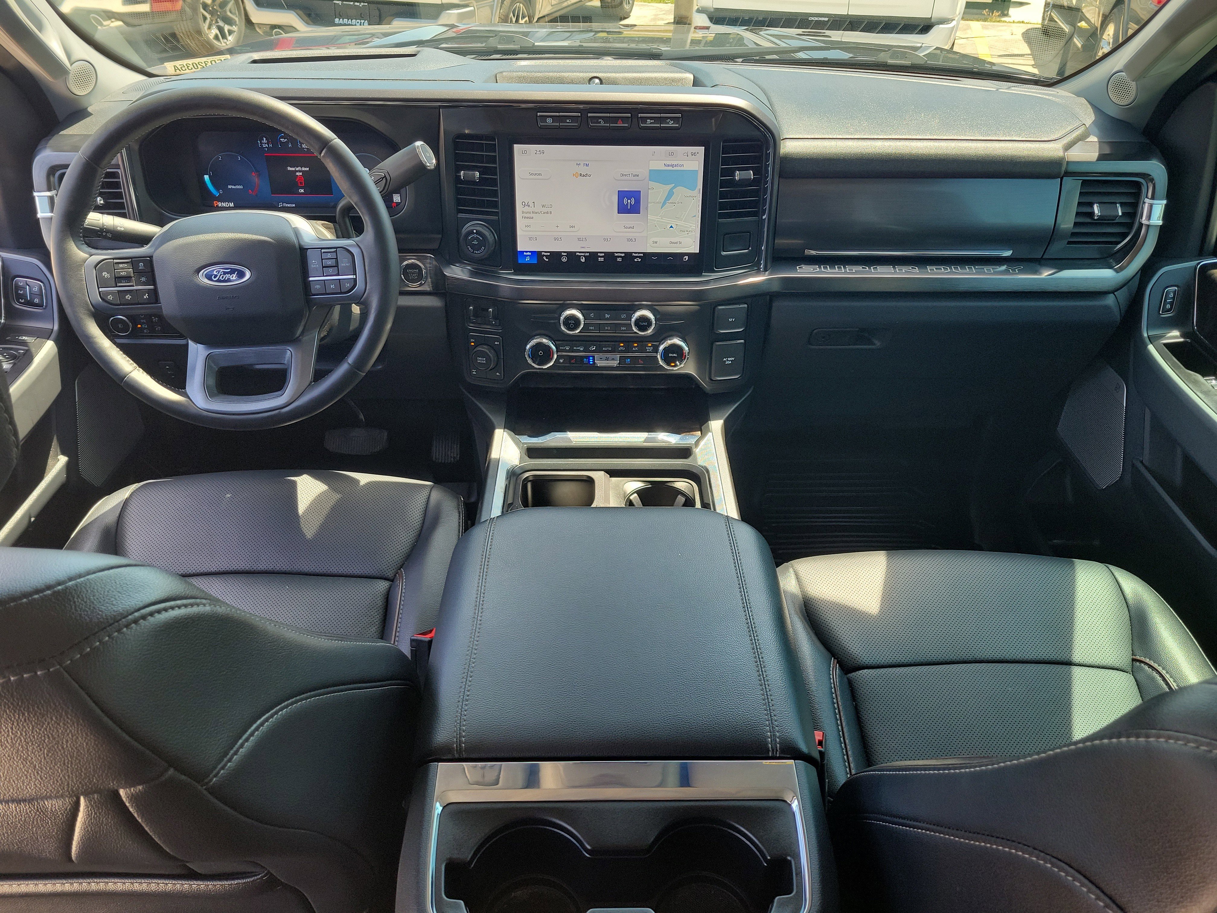 Used 2023 Ford F250 Lariat w/ Lariat Ultimate Package AWD/4WD image 14