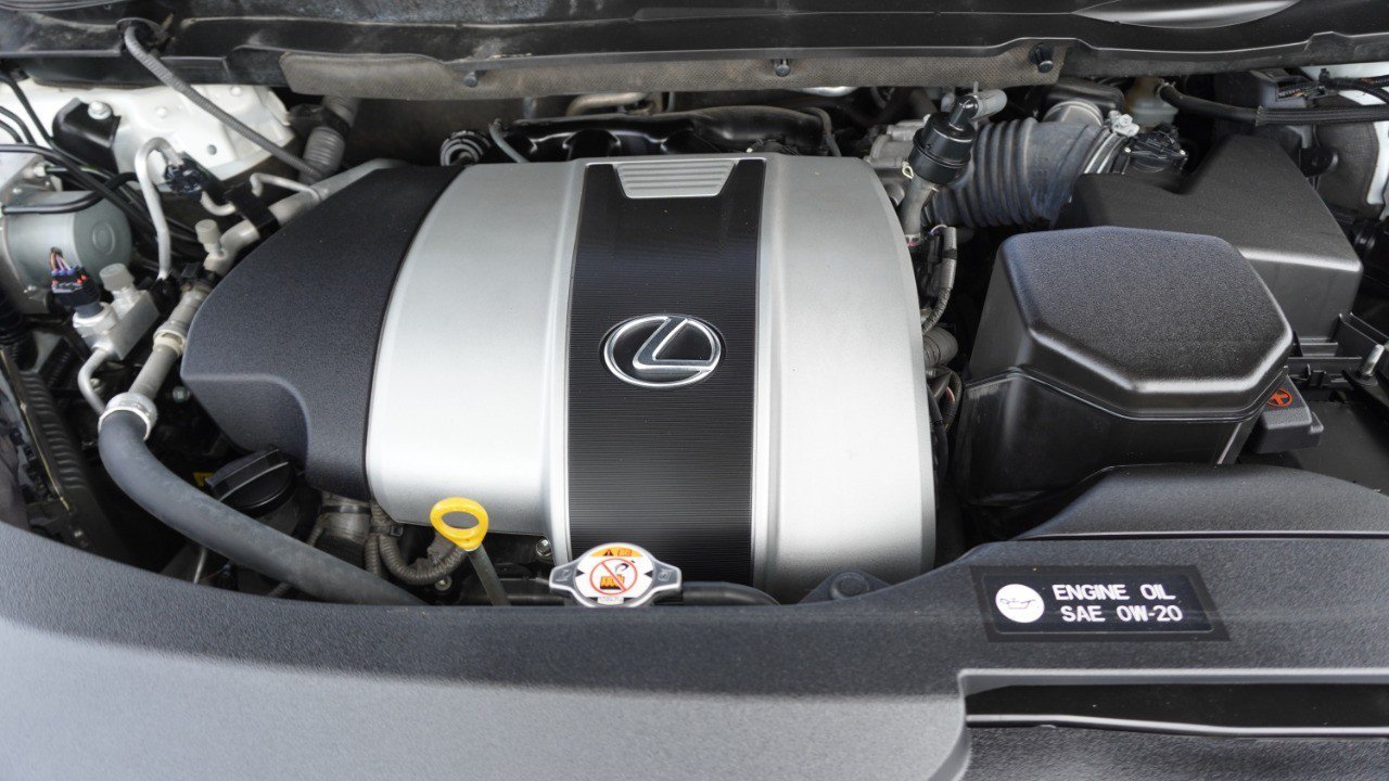 Used 2019 Lexus RX 350L Luxury w/ Accessory Package AWD/4WD image 37
