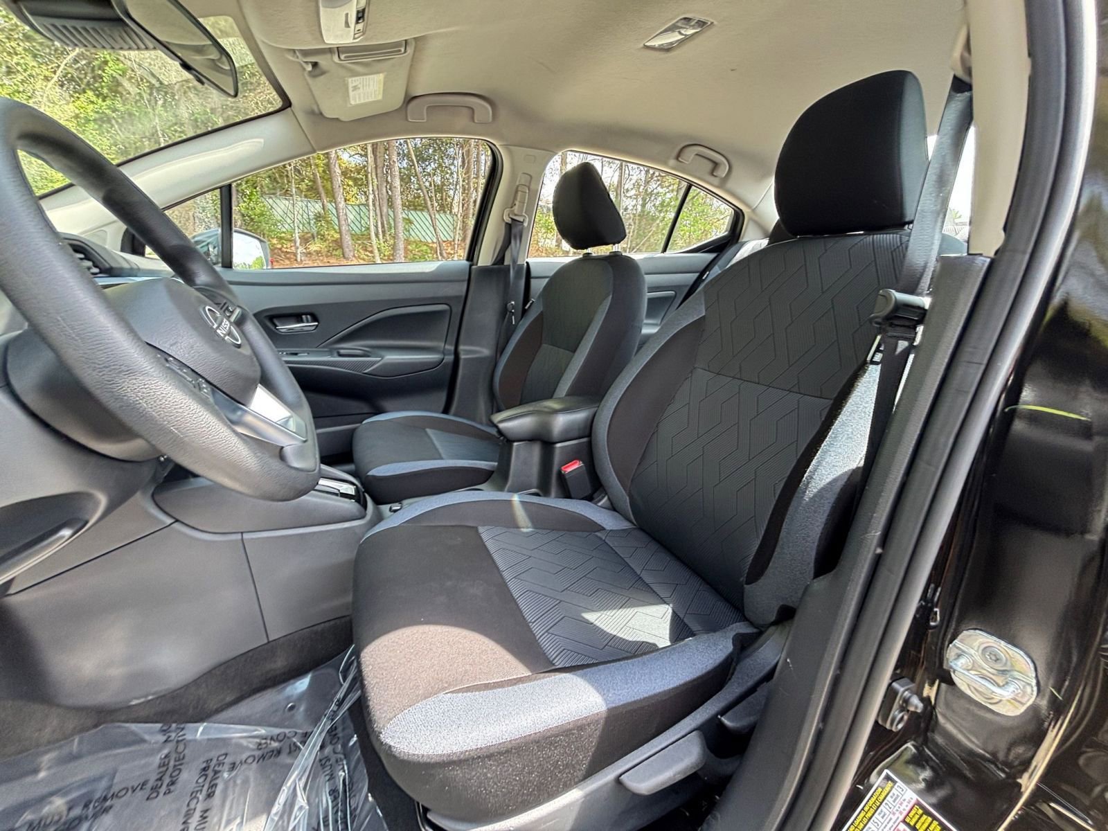 Used 2025 Nissan Versa SV image 36