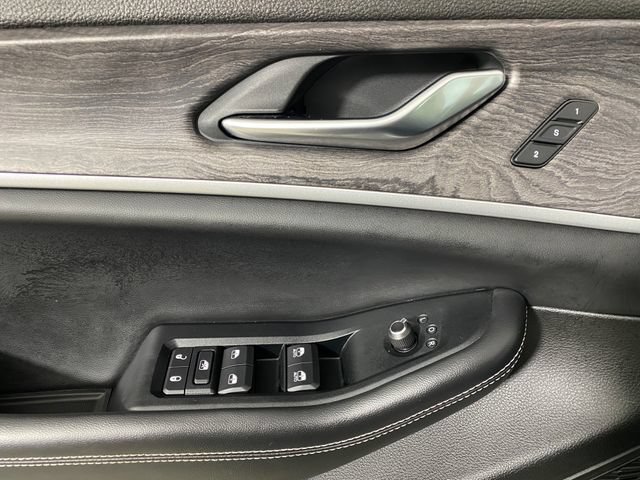 Used 2023 Jeep Grand Cherokee Limited AWD/4WD image 13