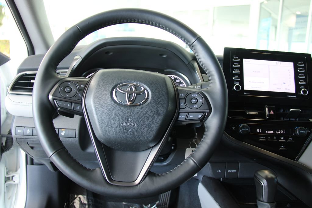 Used 2024 Toyota Camry SE image 13