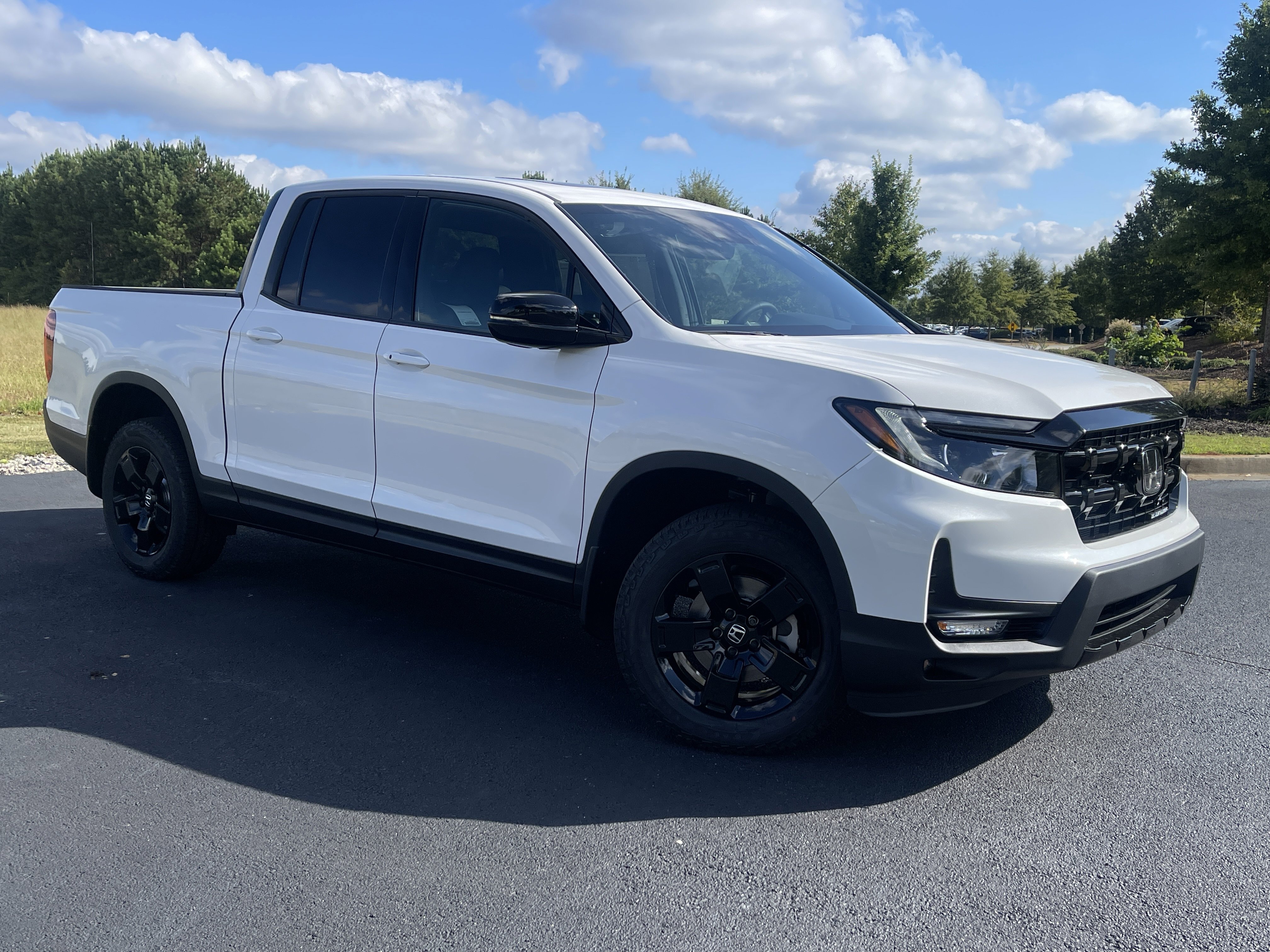 New 2026 Honda Ridgeline Black Edition image 2