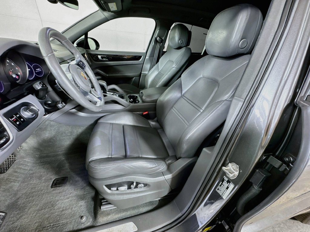 Used 2021 Porsche Cayenne AWD/4WD image 26