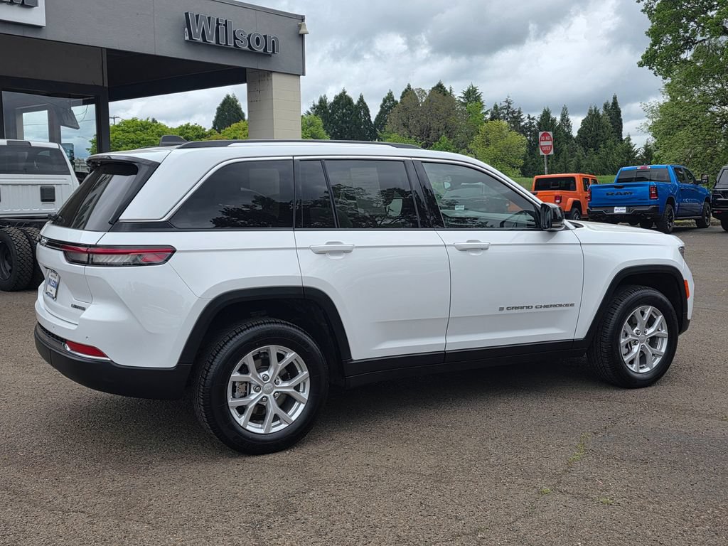 Used 2023 Jeep Grand Cherokee Limited AWD/4WD image 32