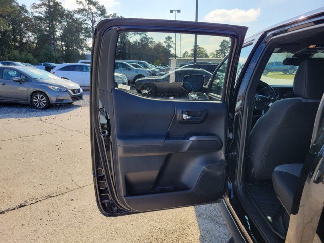 Used 2021 Toyota Tacoma TRD Off-Road w/ Technology Package image 27