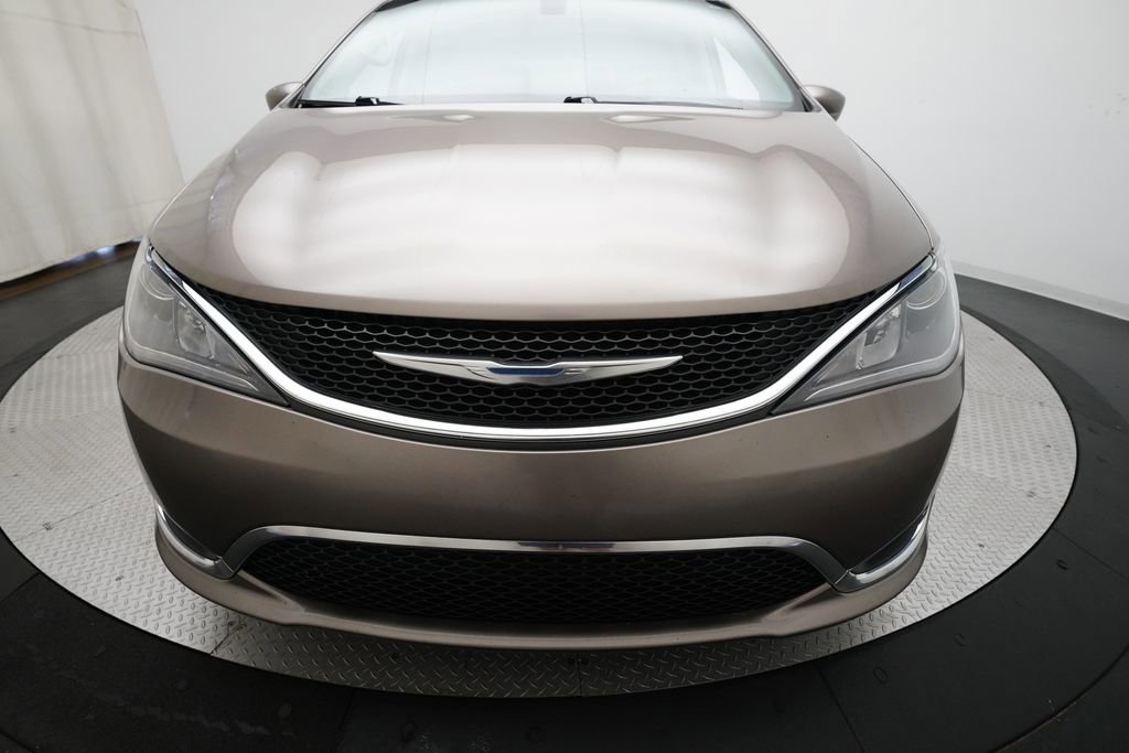 Used 2018 Chrysler Pacifica Touring-L w/ Premium Audio Group image 23