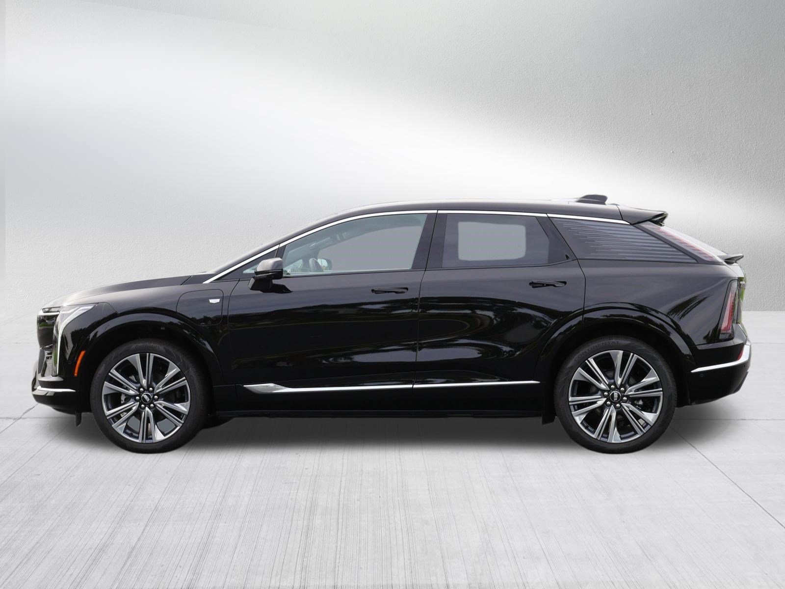 New 2027 Cadillac Optiq Premium Luxury w/ LPO, Floor Liner Package AWD/4WD image 4
