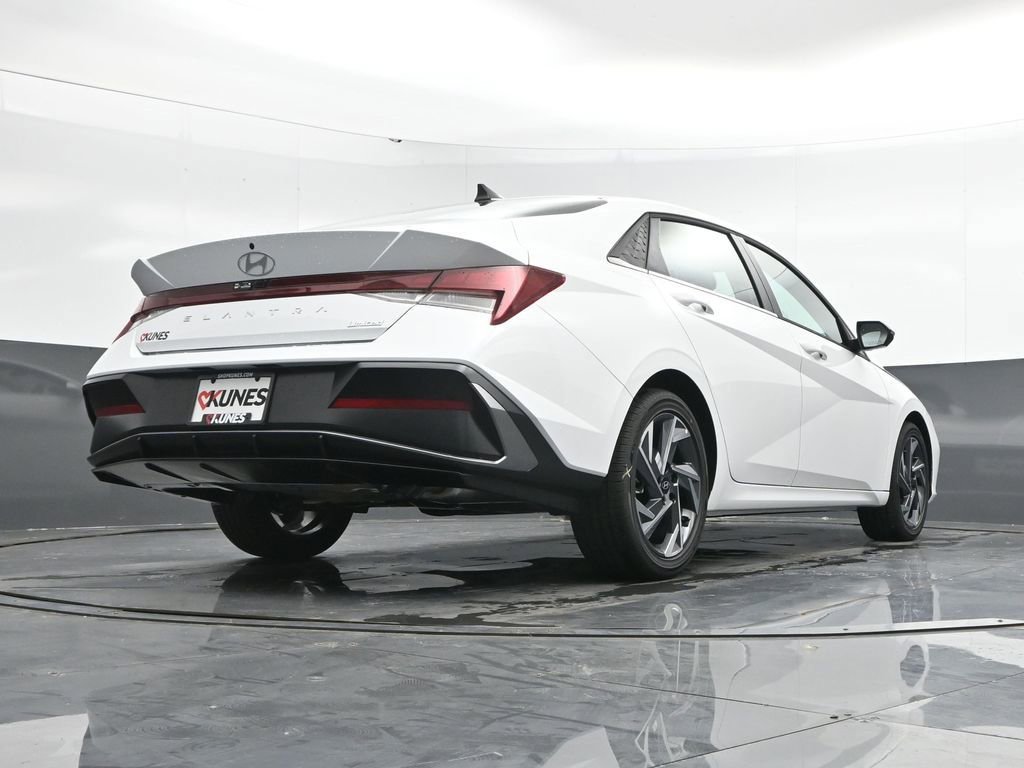 New 2025 Hyundai Elantra Limited image 46