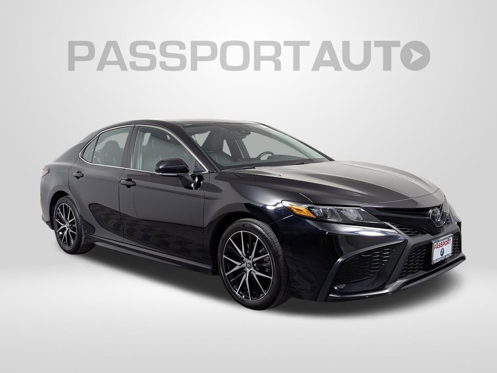 Used 2023 Toyota Camry SE image 8
