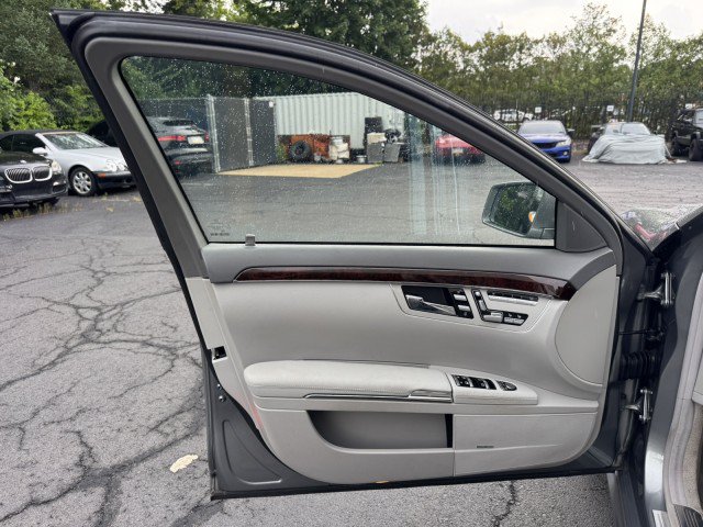 Used 2013 Mercedes-Benz S 550 w/ Sport Pkg Plus One image 19