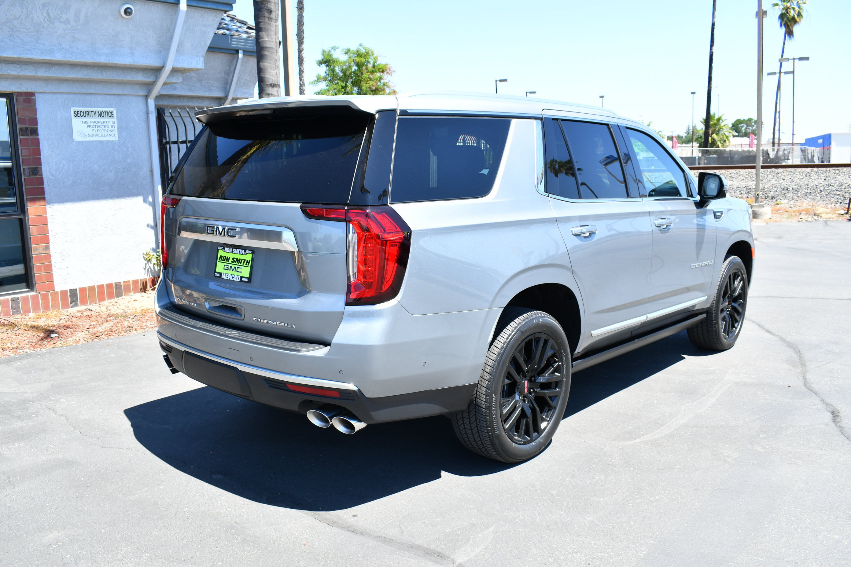 Used 2023 GMC Yukon Denali w/ Denali Reserve Package AWD/4WD image 6