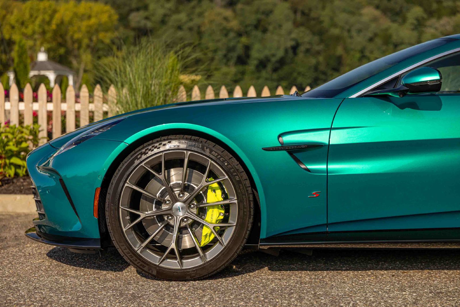 New 2026 Aston Martin V8 Vantage S RWD image 7