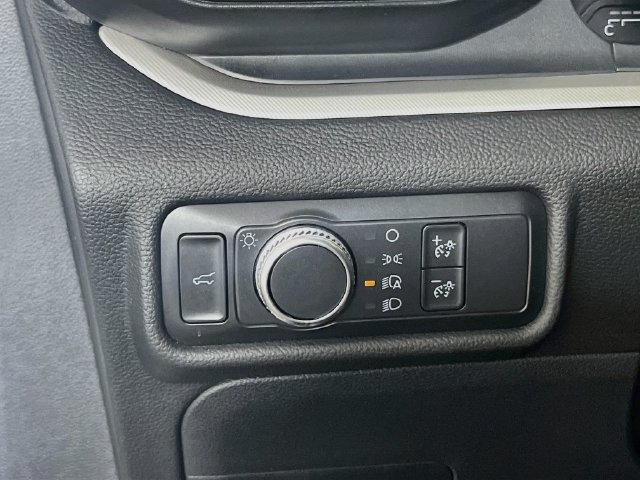 Used 2020 Ford Explorer XLT RWD image 9
