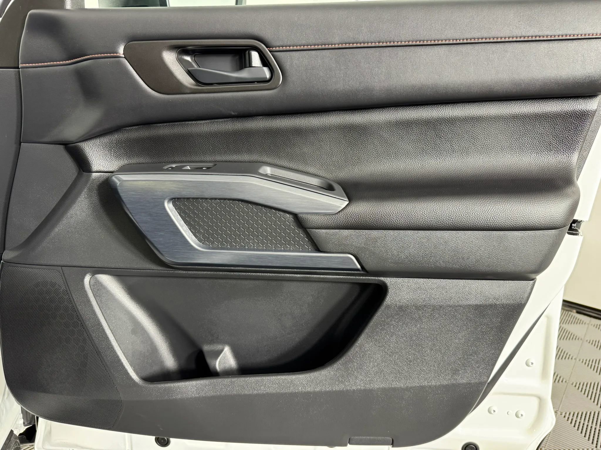 Used 2025 Nissan Pathfinder Rock Creek image 44