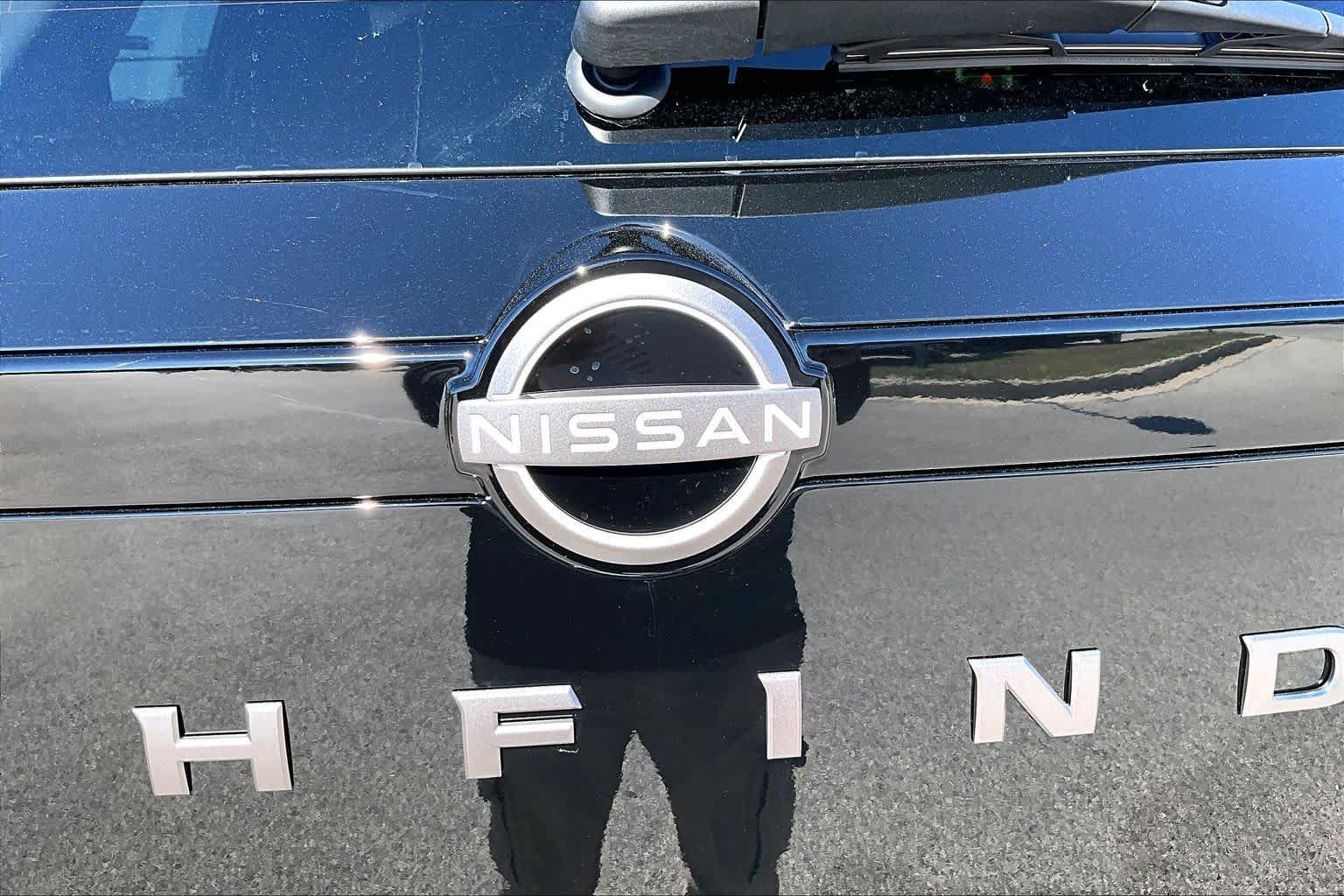 New 2026 Nissan Pathfinder SL FWD image 15