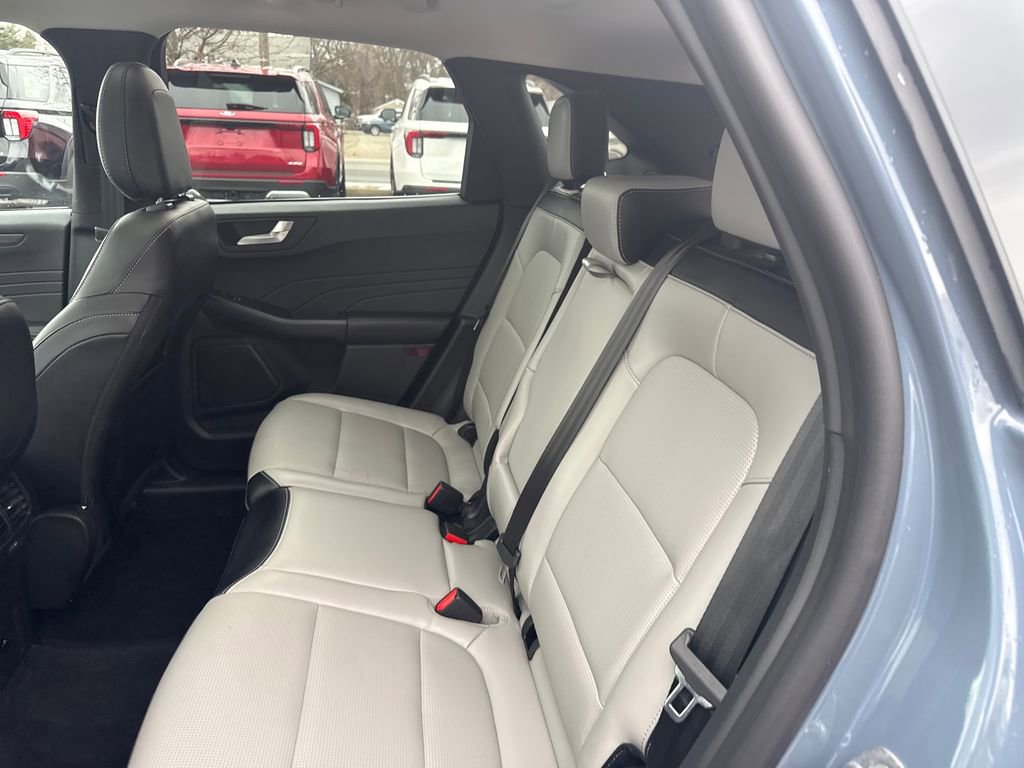 Used 2025 Ford Escape Platinum image 17