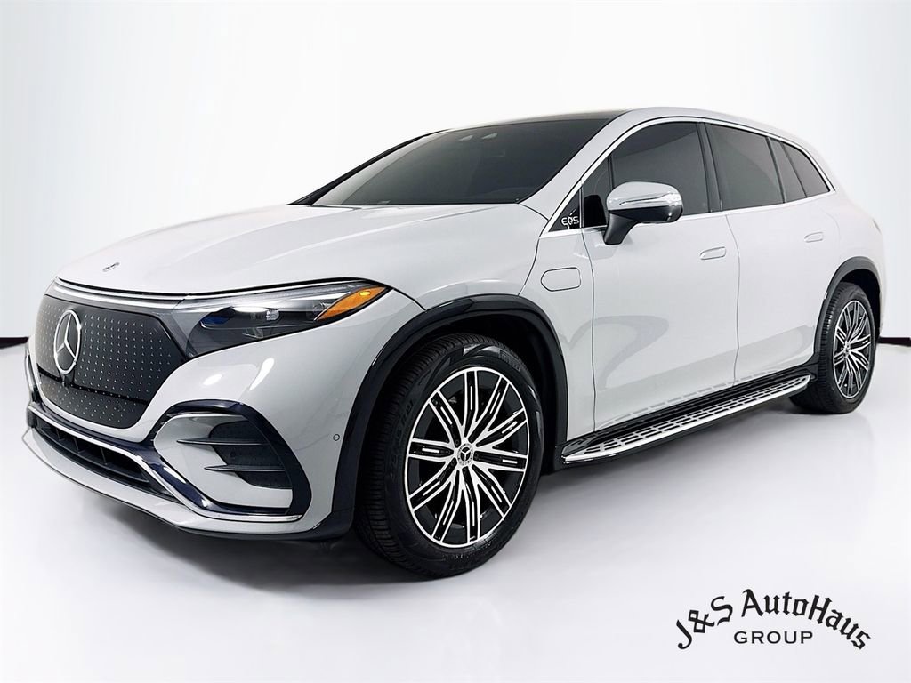 Used 2023 Mercedes-Benz EQS 580 4MATIC SUV image 3