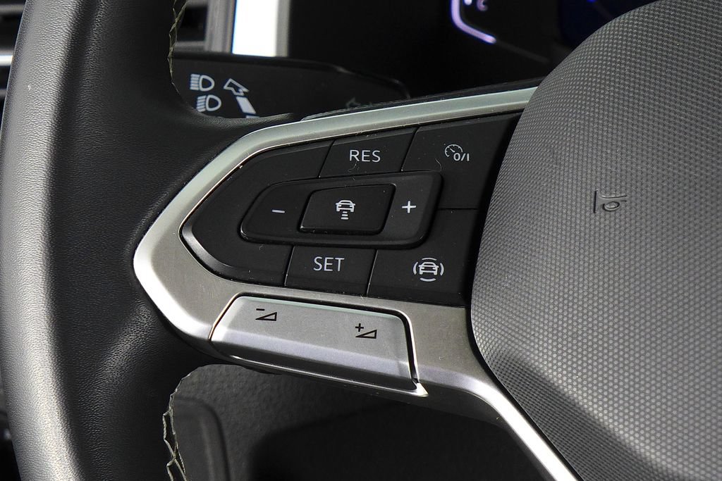 Used 2023 Volkswagen Atlas SE w/ Black Wheel Package FWD image 29