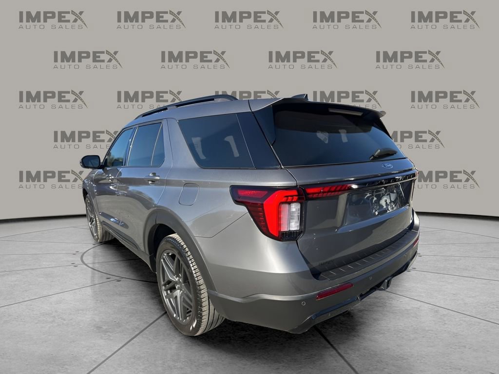 Used 2025 Ford Explorer ST-Line w/ ST-Line Street Pack image 3