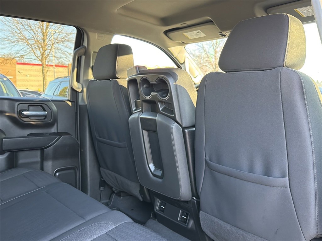 Used 2023 Chevrolet Silverado 1500 Custom image 16