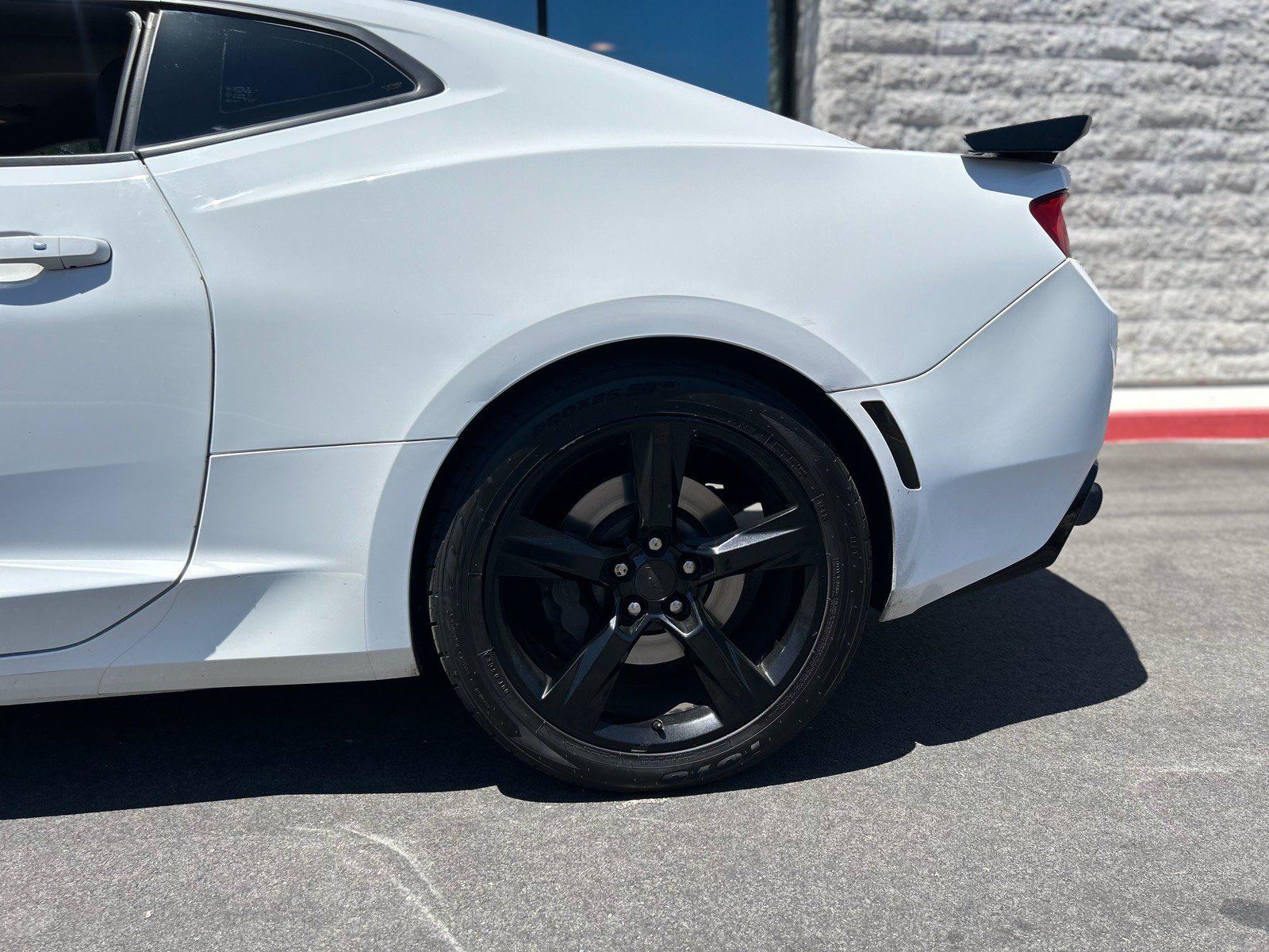 Used 2018 Chevrolet Camaro SS RWD image 11