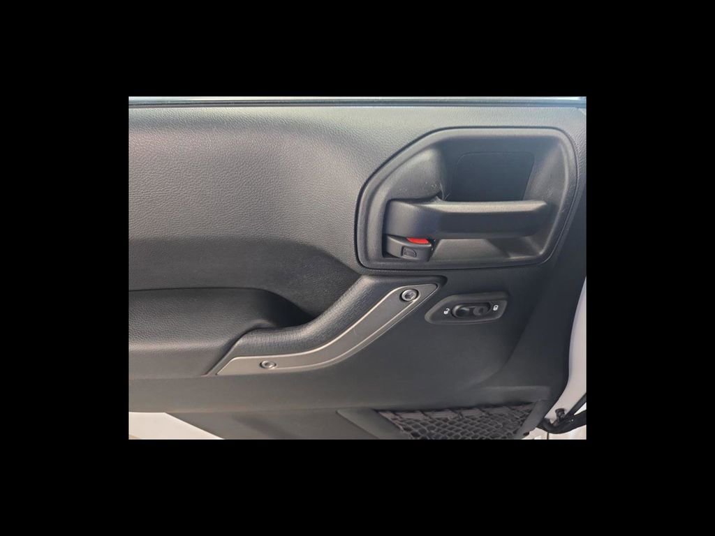 Used 2018 Jeep Wrangler Unlimited Sport S image 12